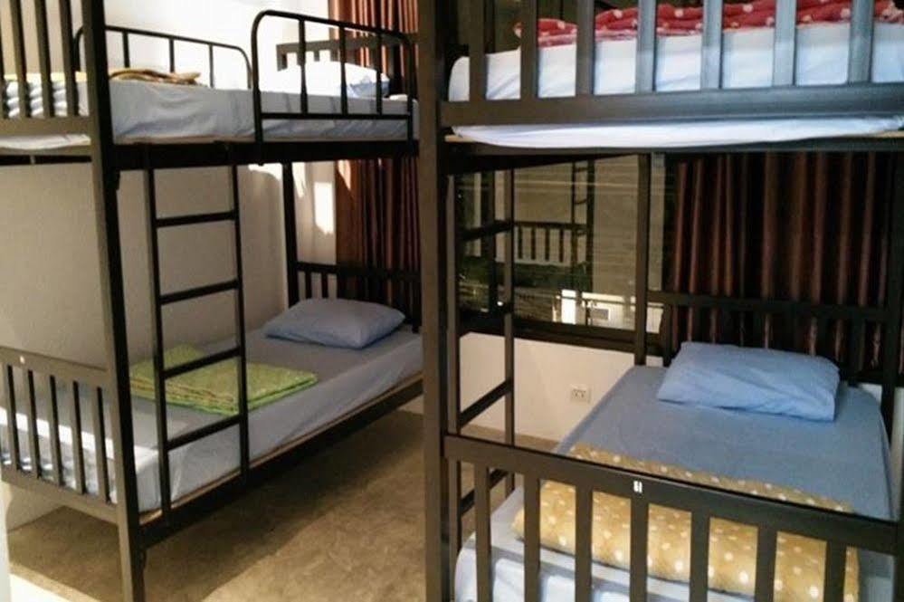 Bakeroom Hostel Чиангмай Экстерьер фото